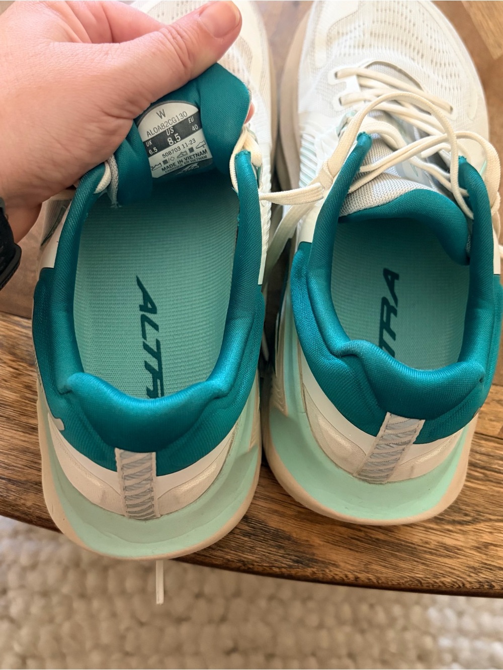 Altra Women's Running Sneakers in Cream and Teal women’s 8.5 - Picture 3 of 10